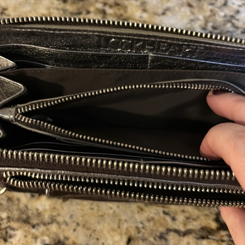 Brown leather Lockheart wristlet - Picture 6 of 10